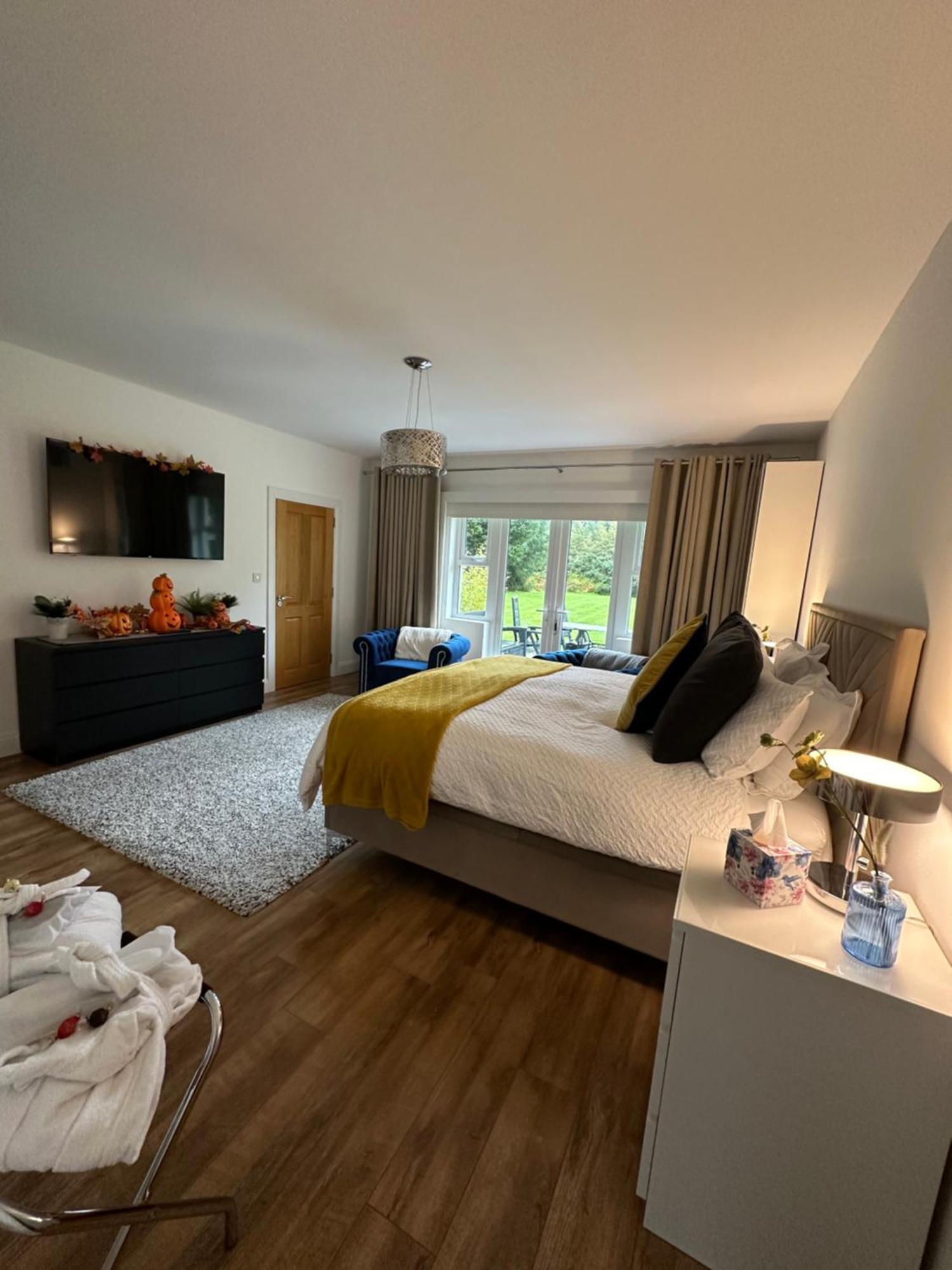 Forest Path Luxury Studio Apartment With Large Bedroom Bathroom And Sauna Sleeps Up To 4 Ballynahinch 外观 照片